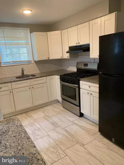 Kitchen - 5321 Lothian Rd, Baltimore, MD 21212 photo 1 of 2