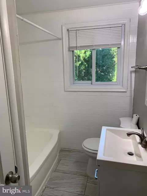 Bath - 5321 Lothian Rd, Baltimore, MD 21212 photo 1 of 1