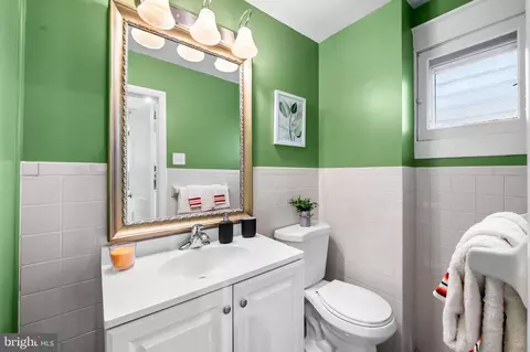 Bath - 801 W 38th St, Baltimore, MD 21211 photo 1 of 2