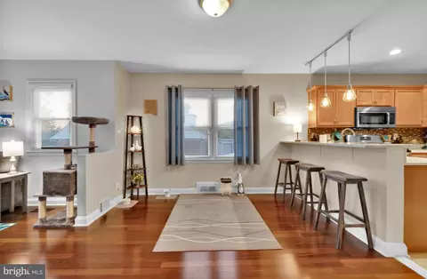Entry Way - 2304 Halcyon Ave, Baltimore, MD 21214 photo 2 of 3