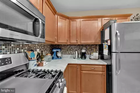 Kitchen - 2304 Halcyon Ave, Baltimore, MD 21214 photo 4 of 6
