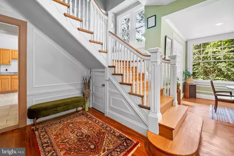 Entry Way - 2403 W Rogers Ave, Baltimore, MD 21209 photo 3 of 5