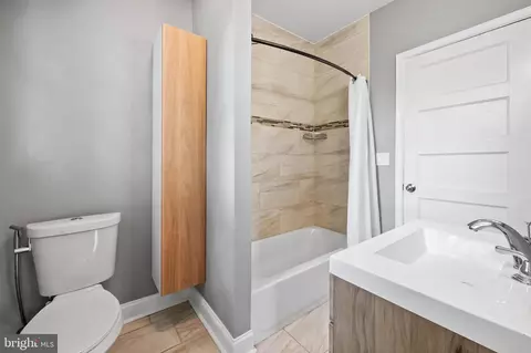 Bath - 2403 W Rogers Ave, Baltimore, MD 21209 photo 3 of 5
