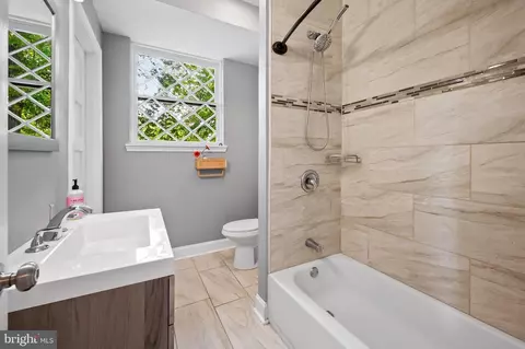 Bath - 2403 W Rogers Ave, Baltimore, MD 21209 photo 2 of 5