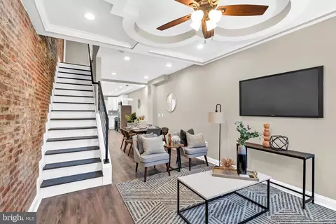 Entry Way - 1603 Mchenry St, Baltimore, MD 21223 photo 5 of 7