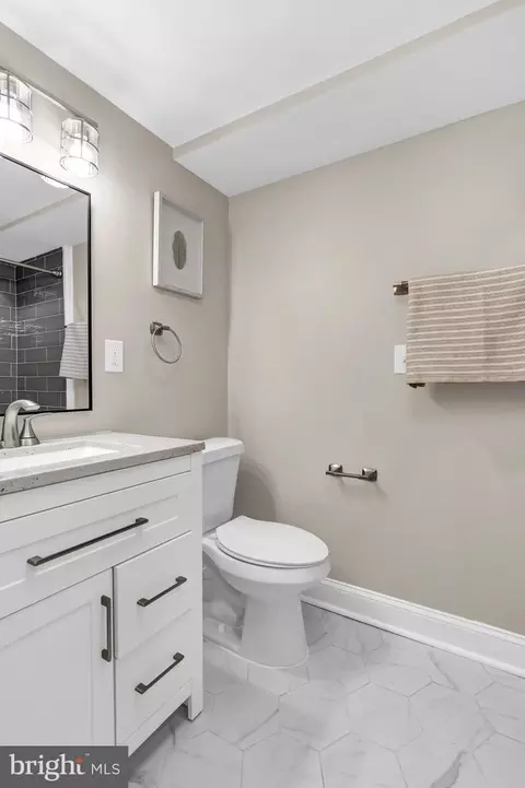 Bath - 1603 Mchenry St, Baltimore, MD 21223 photo 5 of 6