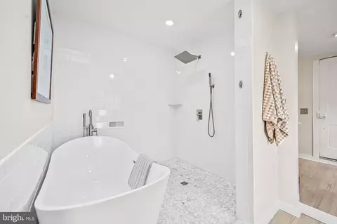 Bath - 211 S Collington Ave, Baltimore, MD 21231 photo 2 of 4