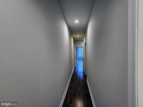 Entry Way - 1744 E Oliver St, Baltimore, MD 21213 photo 6 of 9