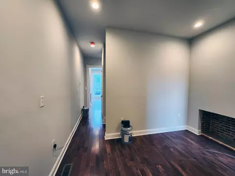 Entry Way - 1744 E Oliver St, Baltimore, MD 21213 photo 5 of 9