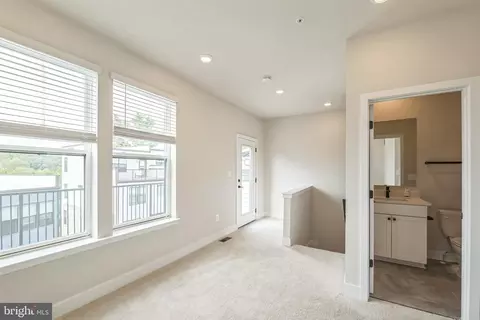 4343 Laplata Ave, Baltimore, MD 21211 photo 30