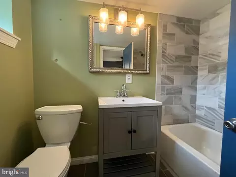823 E 33rd St, Baltimore, MD 21218 photo 13