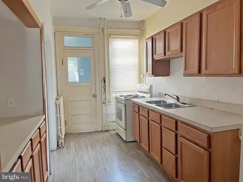 823 E 33rd St, Baltimore, MD 21218 photo 9