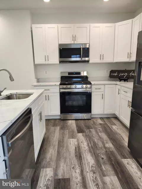 Kitchen - 4313 Dewey Ave, Baltimore, MD 21211 photo 7 of 8
