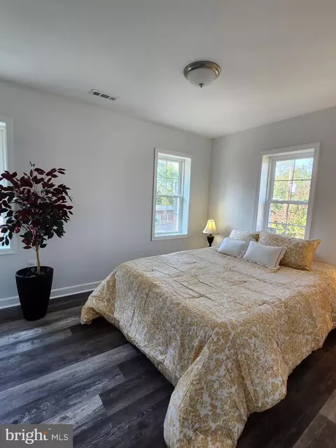 Bedroom - 4313 Dewey Ave, Baltimore, MD 21211 photo 1 of 2