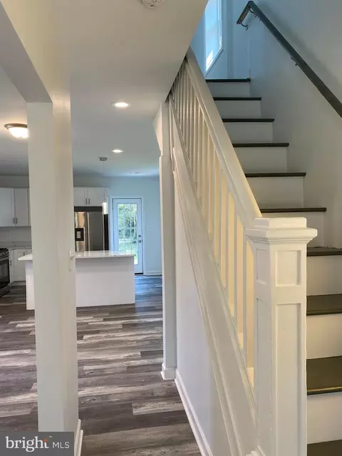 Entry Way - 4313 Dewey Ave, Baltimore, MD 21211 photo 3 of 6