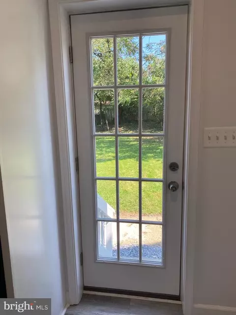 Entry Way - 4313 Dewey Ave, Baltimore, MD 21211 photo 5 of 6