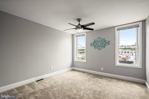 Bedroom - 3910 Falls Rd, Baltimore, MD 21211 photo 4 of 5