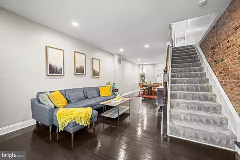 Entry Way - 3910 Falls Rd, Baltimore, MD 21211 photo 7 of 9