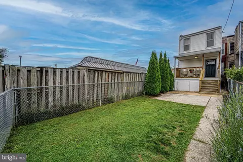 Exterior - 3910 Falls Rd, Baltimore, MD 21211 photo 5 of 10