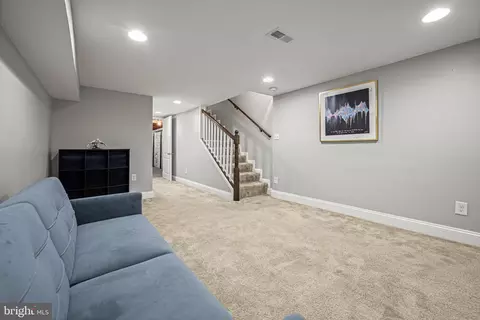 Entry Way - 3910 Falls Rd, Baltimore, MD 21211 photo 9 of 9