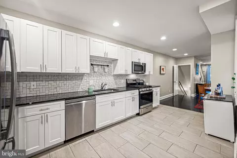Kitchen - 3910 Falls Rd, Baltimore, MD 21211 photo 1 of 1
