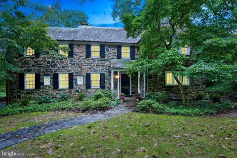 305 Overhill Rd, Baltimore, MD 21210