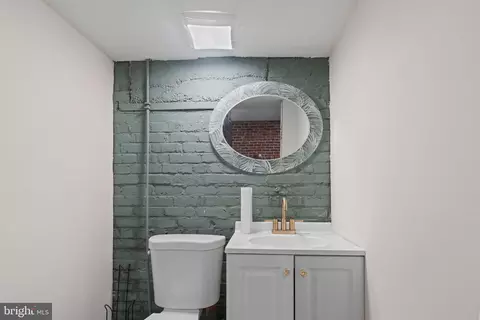 Bath - 3500 Elmley Ave, Baltimore, MD 21213 photo 2 of 2