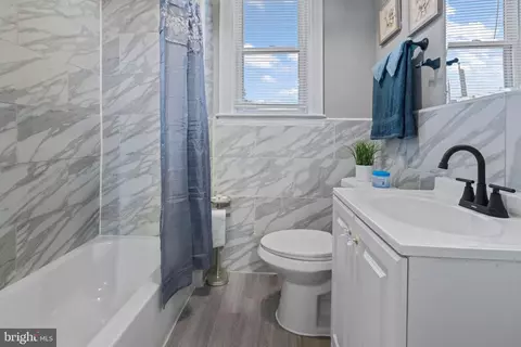Bath - 3500 Elmley Ave, Baltimore, MD 21213 photo 1 of 2