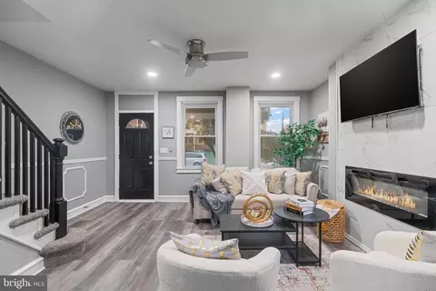 Entry Way - 3500 Elmley Ave, Baltimore, MD 21213 photo 1 of 3