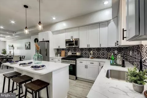 2610 E Hoffman St, Baltimore, MD 21213