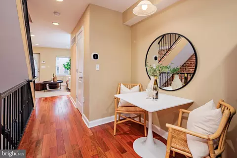 Entry Way - 501 E Fort Ave, Baltimore, MD 21230 photo 3 of 7