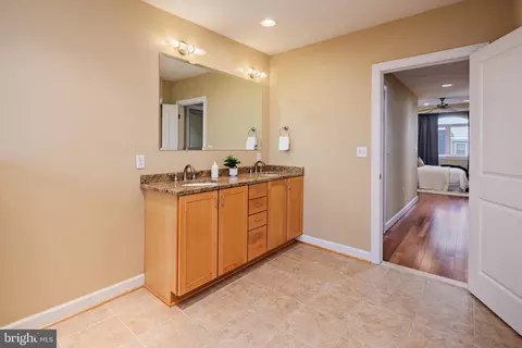 Entry Way - 501 E Fort Ave, Baltimore, MD 21230 photo 6 of 7