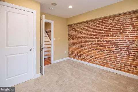 Bedroom - 501 E Fort Ave, Baltimore, MD 21230 photo 5 of 10