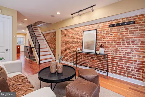 Entry Way - 501 E Fort Ave, Baltimore, MD 21230 photo 1 of 7
