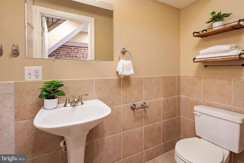 Bath - 501 E Fort Ave, Baltimore, MD 21230 photo 3 of 6