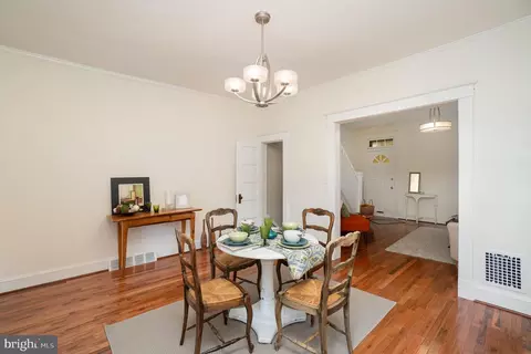 Dining - 613 Savage St, Baltimore, MD 21224 photo 2 of 3