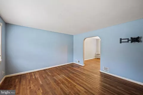 5109 Frederick Ave, Baltimore, MD 21229 photo 4
