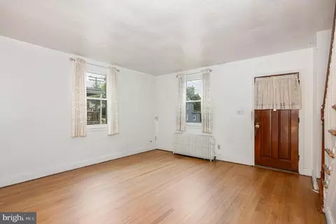 Living - 4008 Echodale Ave, Baltimore, MD 21206 photo 3 of 4