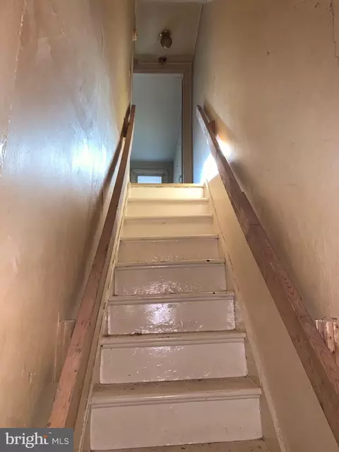 Entry Way - 607 Wyeth St, Baltimore, MD 21230 photo 6 of 8