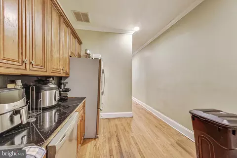 Entry Way - 212 E 22nd St, Baltimore, MD 21218 photo 1 of 3