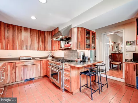 Kitchen - 201 Saint Dunstans Rd, Baltimore, MD 21212 photo 3 of 6