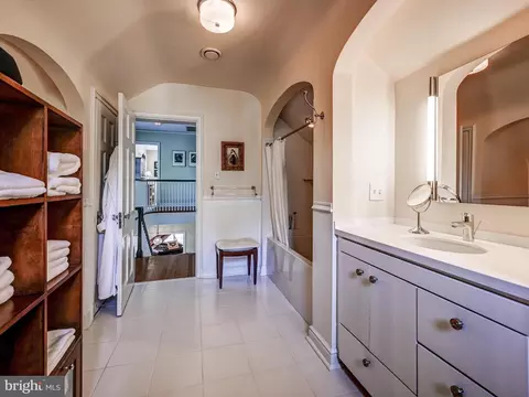 Bath - 201 Saint Dunstans Rd, Baltimore, MD 21212 photo 1 of 4