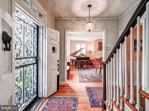 Entry Way - 201 Saint Dunstans Rd, Baltimore, MD 21212 photo 5 of 5