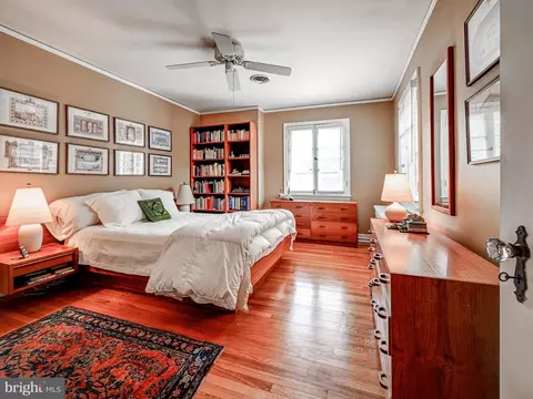 Bedroom - 201 Saint Dunstans Rd, Baltimore, MD 21212 photo 3 of 7