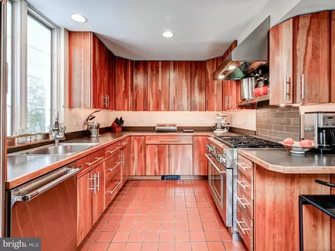 Kitchen - 201 Saint Dunstans Rd, Baltimore, MD 21212 photo 1 of 6