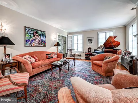 Living - 201 Saint Dunstans Rd, Baltimore, MD 21212 photo 4 of 5