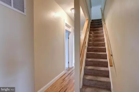 Entry Way - 3819 W Cold Spring Ln, Baltimore, MD 21215 photo 3 of 3