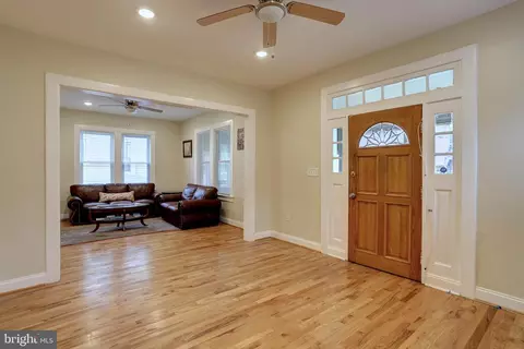 Entry Way - 3819 W Cold Spring Ln, Baltimore, MD 21215 photo 1 of 3