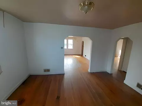 Entry Way - 4308 Elderon Ave, Baltimore, MD 21215 photo 1 of 4