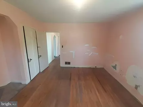 Entry Way - 4308 Elderon Ave, Baltimore, MD 21215 photo 4 of 4